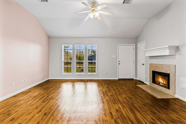 1060 Yaupon Cove Drive, Onalaska, TX 77360