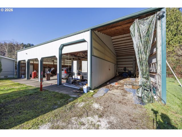 9580 N FORK SIUSLAW Rd, Florence, OR 97439