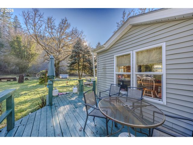 9580 N FORK SIUSLAW Rd, Florence, OR 97439