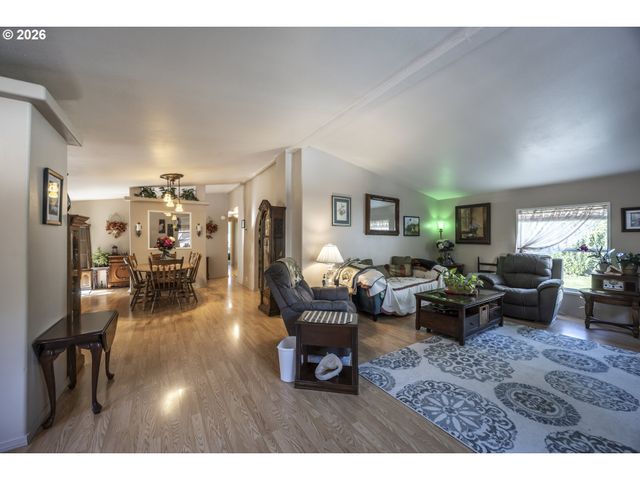 9580 N FORK SIUSLAW Rd, Florence, OR 97439