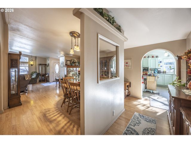 9580 N FORK SIUSLAW Rd, Florence, OR 97439