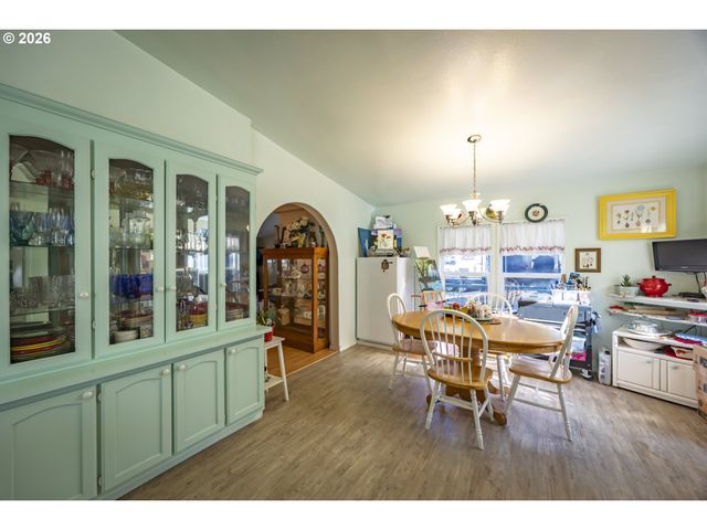 9580 N FORK SIUSLAW Rd, Florence, OR 97439