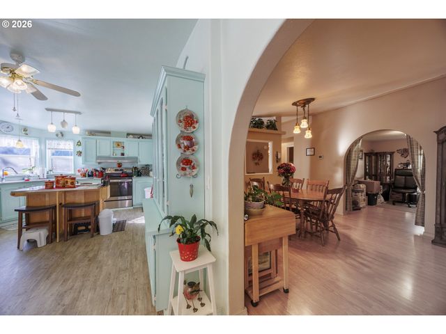 9580 N FORK SIUSLAW Rd, Florence, OR 97439