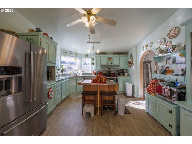 9580 N FORK SIUSLAW Rd, Florence, OR 97439