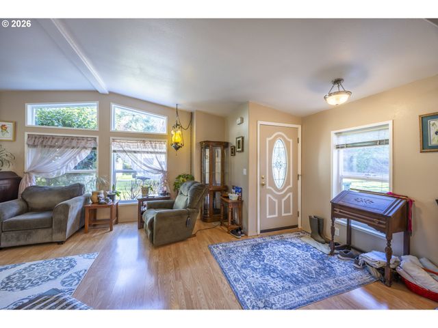 9580 N FORK SIUSLAW Rd, Florence, OR 97439