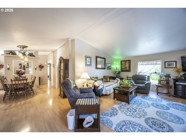 9580 N FORK SIUSLAW Rd, Florence, OR 97439