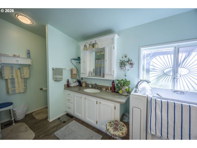 9580 N FORK SIUSLAW Rd, Florence, OR 97439