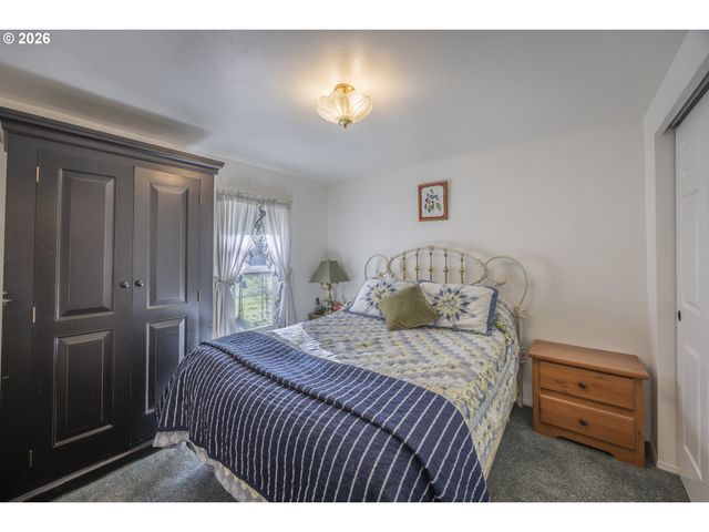 9580 N FORK SIUSLAW Rd, Florence, OR 97439