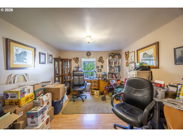 9580 N FORK SIUSLAW Rd, Florence, OR 97439