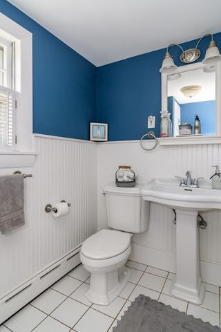 11 Burtonwood Ave, Bourne, MA 02532