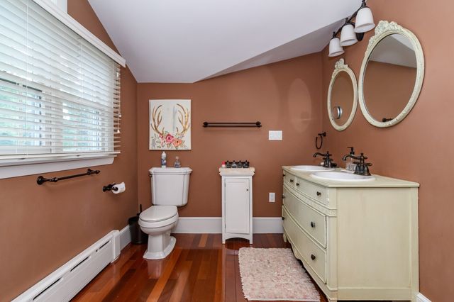 11 Burtonwood Ave, Bourne, MA 02532
