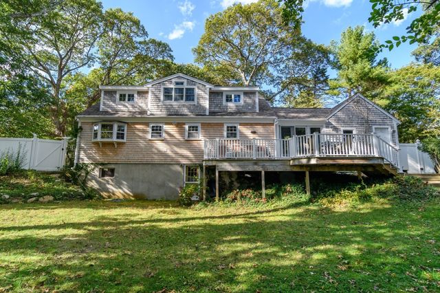 11 Burtonwood Ave, Bourne, MA 02532