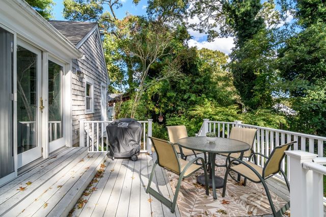 11 Burtonwood Ave, Bourne, MA 02532