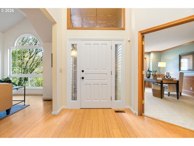 1339 STONEHAVEN Dr, West Linn, OR 97068