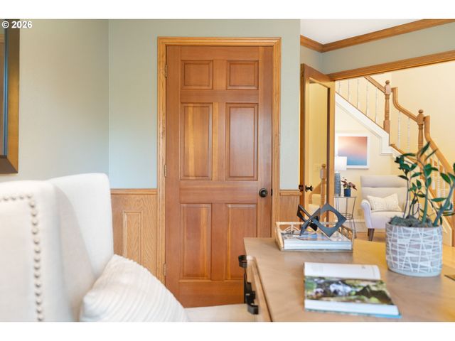 1339 STONEHAVEN Dr, West Linn, OR 97068