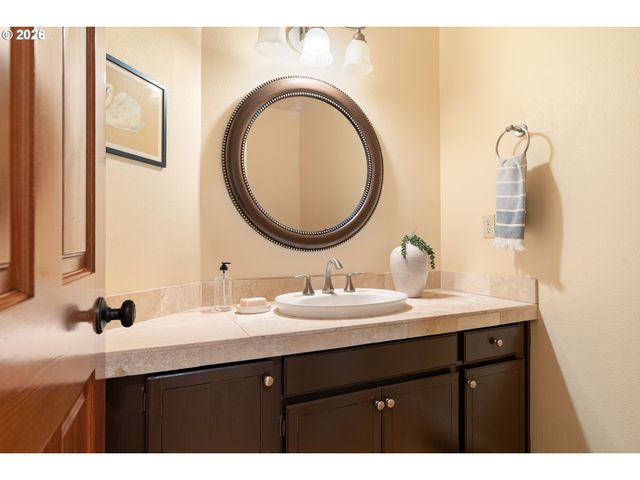 1339 STONEHAVEN Dr, West Linn, OR 97068