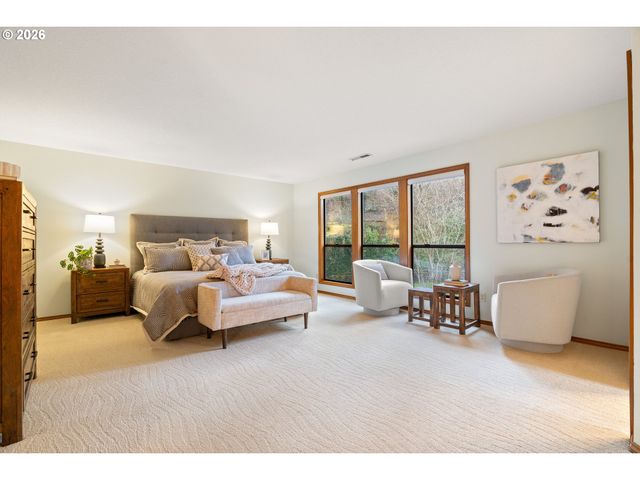 1339 STONEHAVEN Dr, West Linn, OR 97068