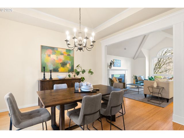 1339 STONEHAVEN Dr, West Linn, OR 97068