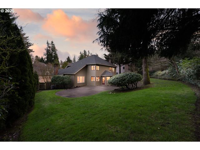 1339 STONEHAVEN Dr, West Linn, OR 97068