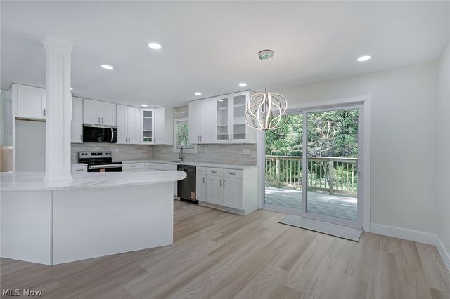 6967 Tamarack Drive, Hubbard, OH 44425