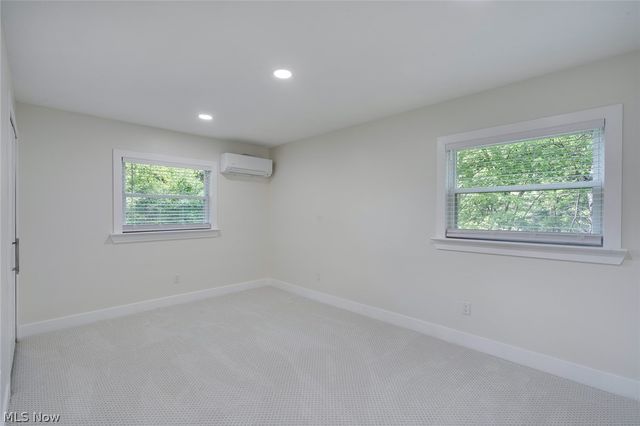 6967 Tamarack Drive, Hubbard, OH 44425