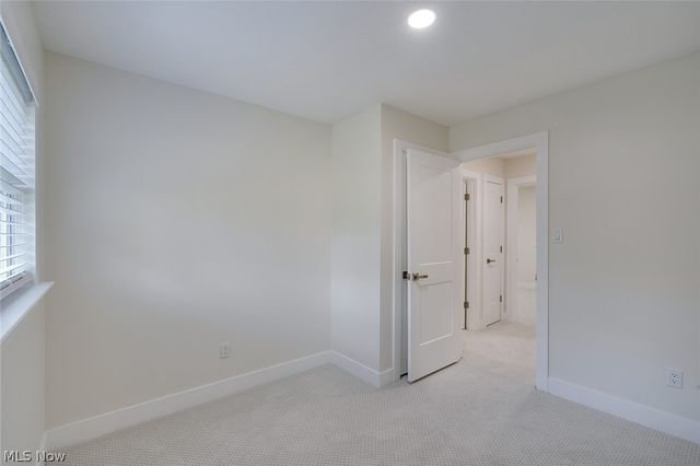 6967 Tamarack Drive, Hubbard, OH 44425