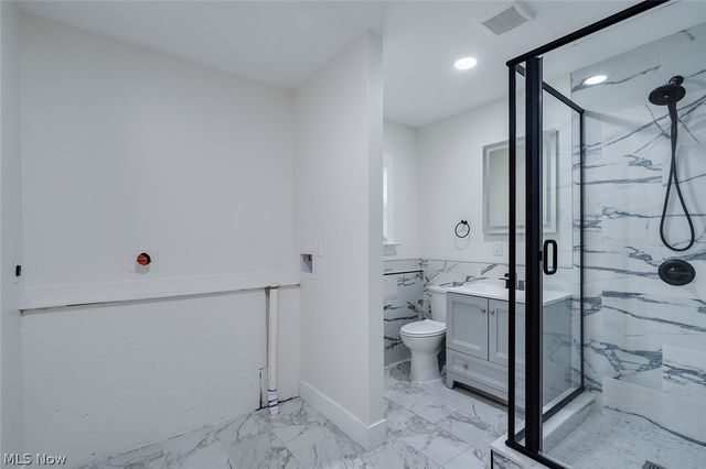 6967 Tamarack Drive, Hubbard, OH 44425