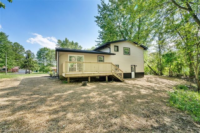 6967 Tamarack Drive, Hubbard, OH 44425