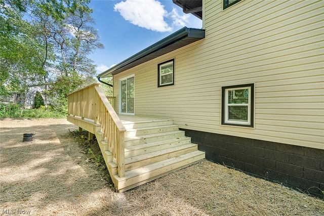 6967 Tamarack Drive, Hubbard, OH 44425