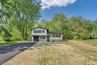 6967 Tamarack Drive, Hubbard, OH 44425