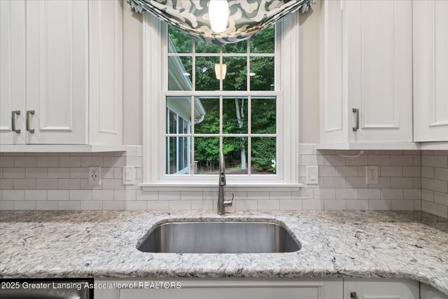 11423 Hidden Spring Trail, Dewitt, MI 48820