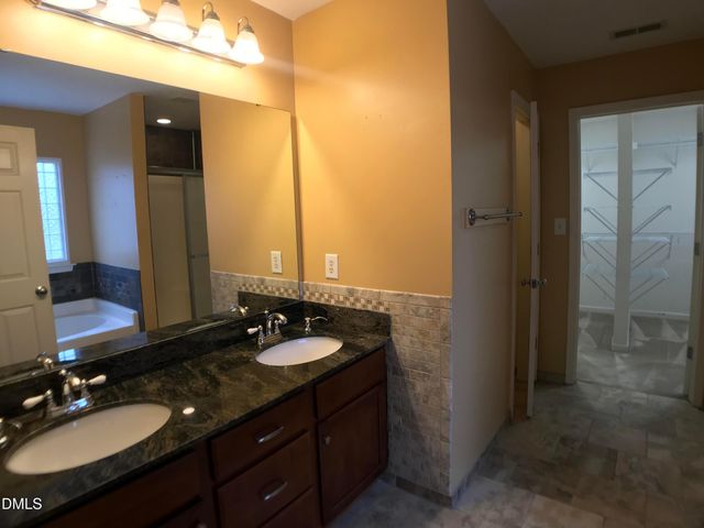 516 Arbor Crest Road, Holly Springs, NC 27540