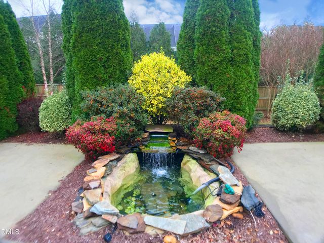 516 Arbor Crest Road, Holly Springs, NC 27540