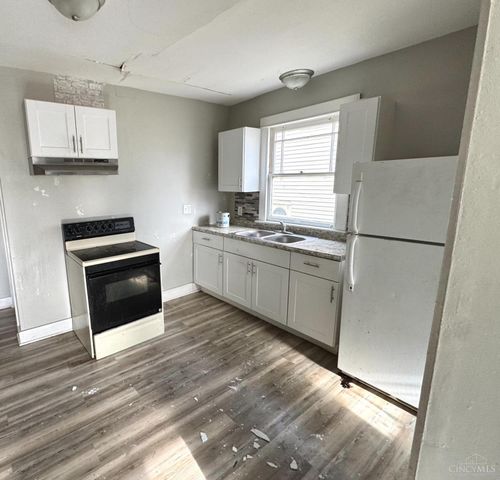 200 E Siebenthaler Avenue, Dayton, OH 45405