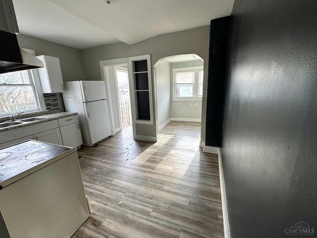 200 E Siebenthaler Avenue, Dayton, OH 45405