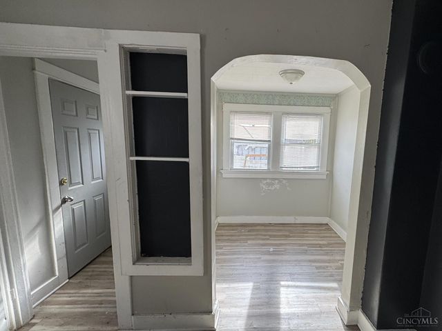 200 E Siebenthaler Avenue, Dayton, OH 45405