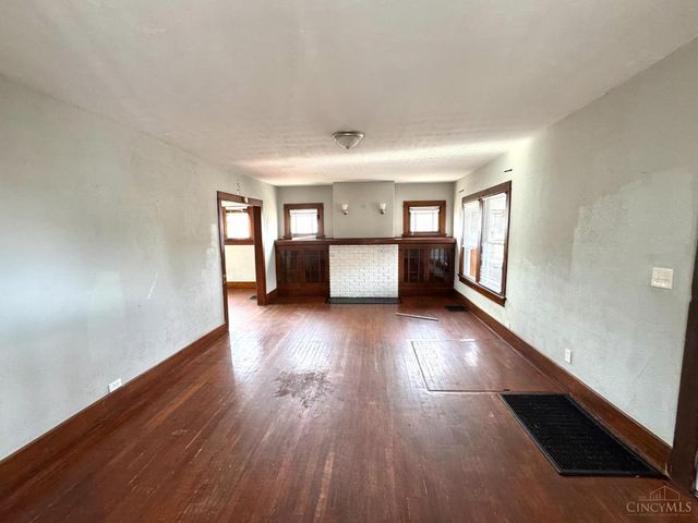 200 E Siebenthaler Avenue, Dayton, OH 45405