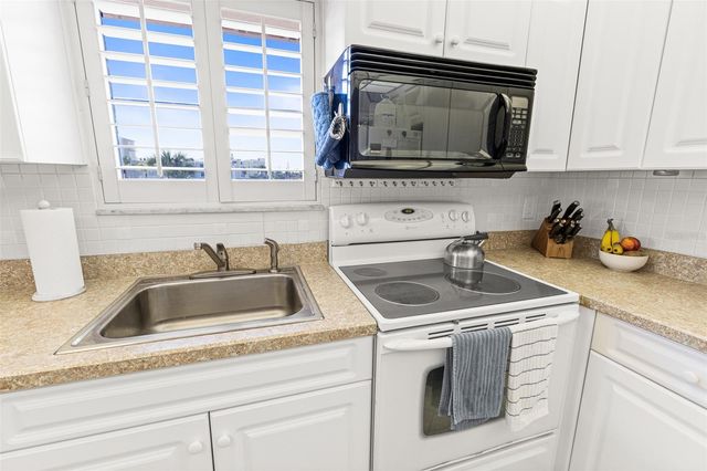 5000 OCEAN BEACH BOULEVARD B11, Cocoa Beach, FL 32931