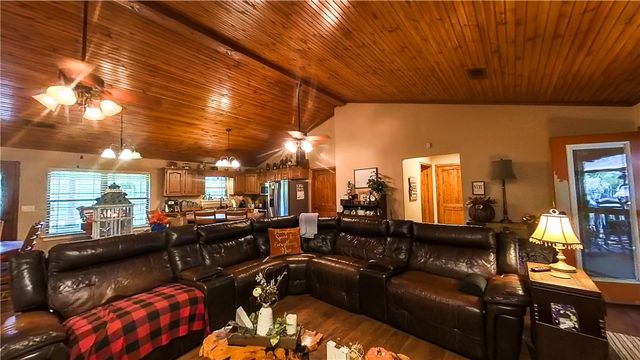 10072 Elm Lane, Dardanelle, AR 72834