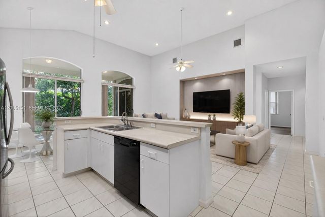 4033 Trenton Ave, Cooper City, FL 33026