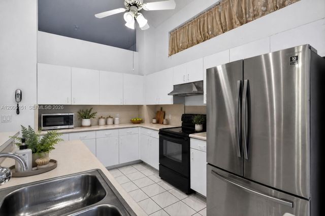 4033 Trenton Ave, Cooper City, FL 33026