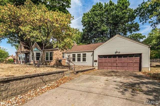 11615 Big Bend Road, Kirkwood, MO 63122