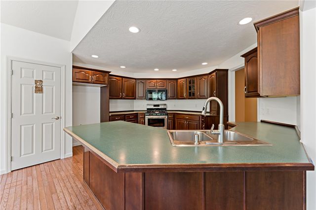 358 W Jefferson Rd, Jefferson Twp, PA 16002