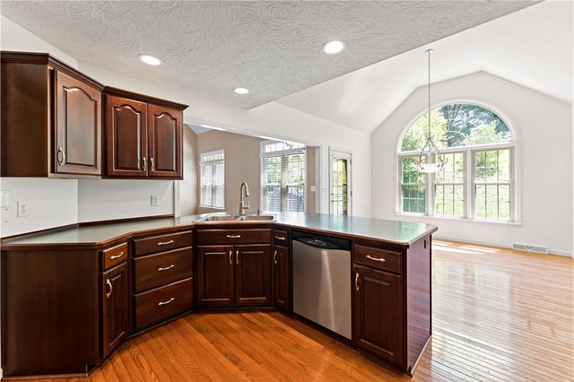 358 W Jefferson Rd, Jefferson Twp, PA 16002