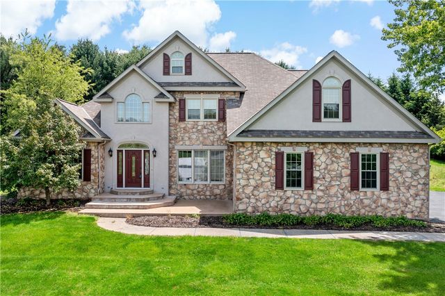 358 W Jefferson Rd, Jefferson Twp, PA 16002