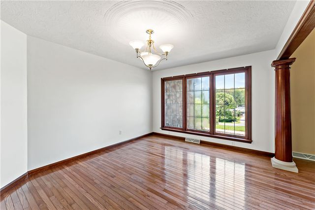 358 W Jefferson Rd, Jefferson Twp, PA 16002