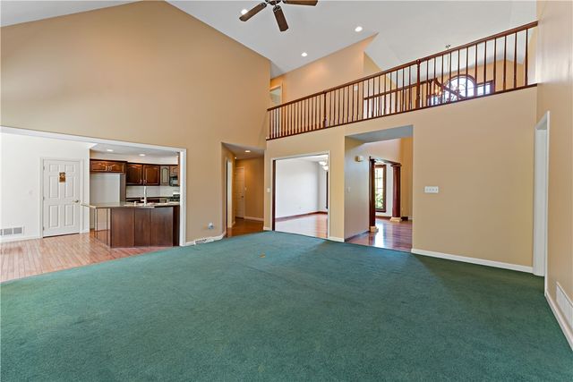 358 W Jefferson Rd, Jefferson Twp, PA 16002