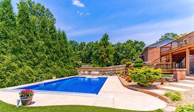 10202 Brookcrest Drive, Evansville, IN 47711