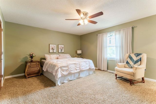 10202 Brookcrest Drive, Evansville, IN 47711