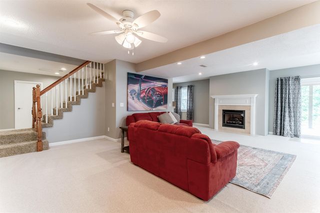 10202 Brookcrest Drive, Evansville, IN 47711